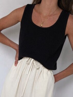 St. John Wool Blend Sleeveless Knit Top NWT Black Small Quiet Luxury